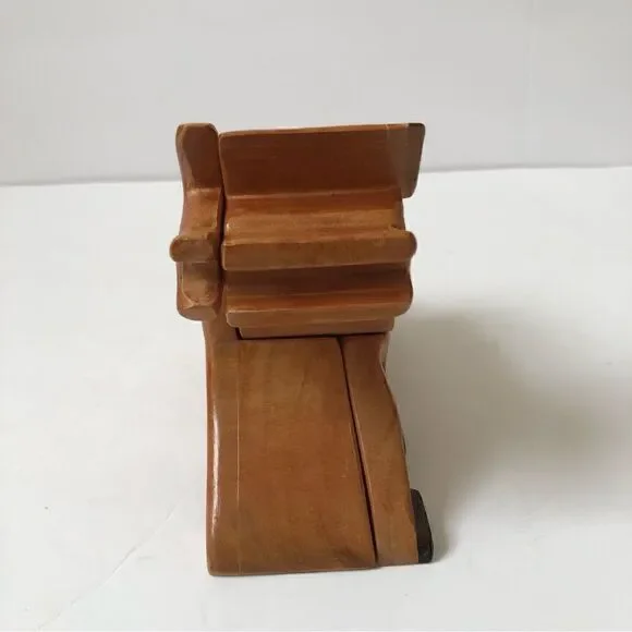 Animal wooden carved stash away puzzle box - Picture 3 of 8